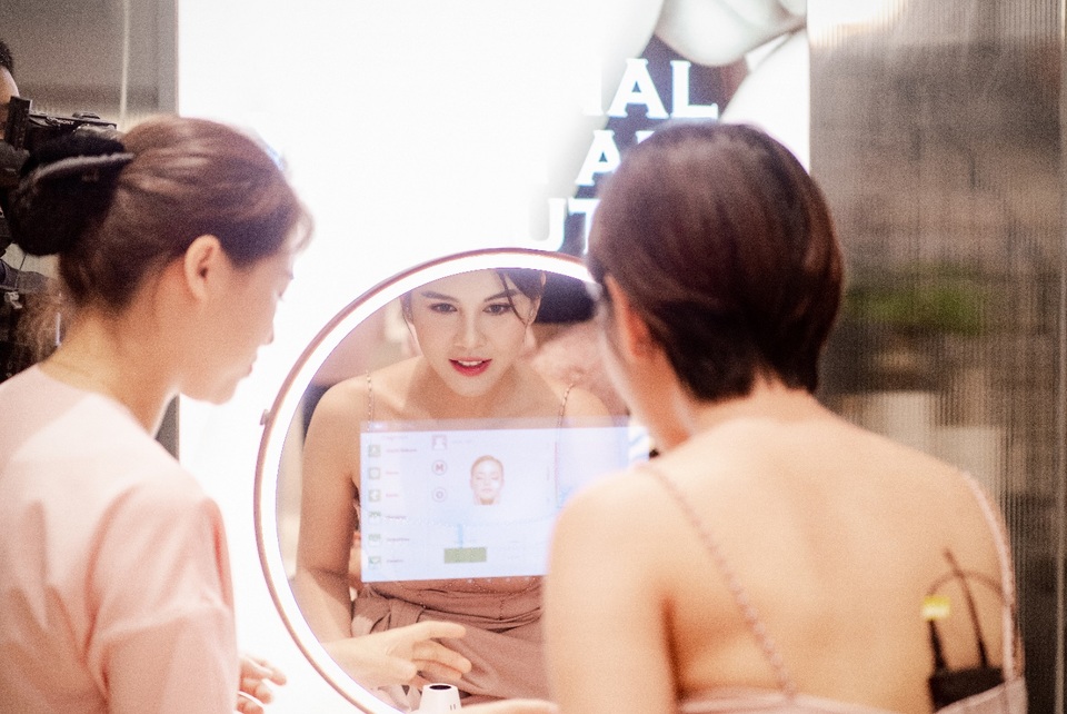 Sự kiện tặng quà 15 tỷ của ông lớn ngành mỹ phẩm - Dấu ấn thành công từ hình thức Marketing truyền miệng - 3 Sự kiện tặng quà 15 tỷ của ông lớn ngành mỹ phẩm - Dấu ấn thành công từ hình thức Marketing truyền miệng - 3