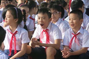 Không có thông tin nào về học sinh bị bút đâm xuyên vào đùi do bạn đùa dại