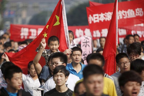 Biểu tình chống Nhật tại Trung Quốc biến thành đụng độ