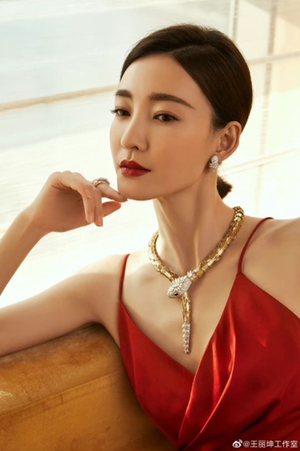 Diễn viên Tây du ký vướng nghi vấn lừa đảo 200 người, bị đòi nợ giữa phố - 2 Diễn viên Tây du ký vướng nghi vấn lừa đảo 200 người, bị đòi nợ giữa phố - 2