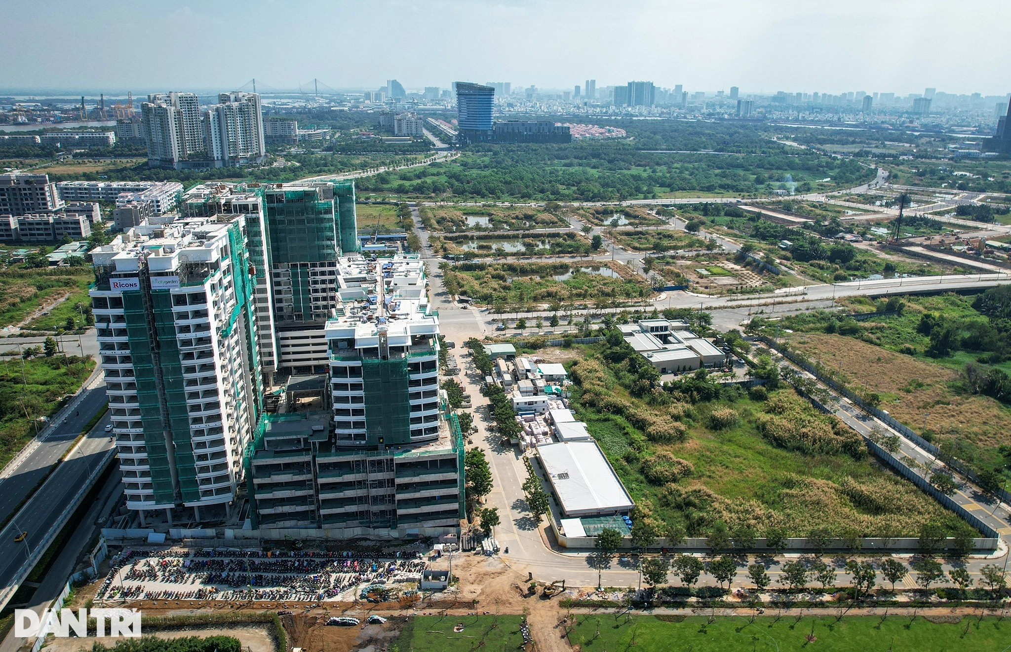 Sau đấu giá đất kim cương ở Thủ Thiêm: Ai rủi ro, ai được lợi? - 4 Sau đấu giá đất kim cương ở Thủ Thiêm: Ai rủi ro, ai được lợi? - 4