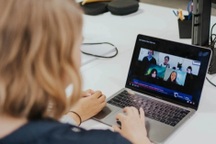 Hai tuyến cáp quang gặp sự cố làm ảnh hưởng việc học online tại Việt Nam