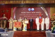 Bệnh viện Hùng Vương đón nhận danh hiệu Anh hùng Lao động