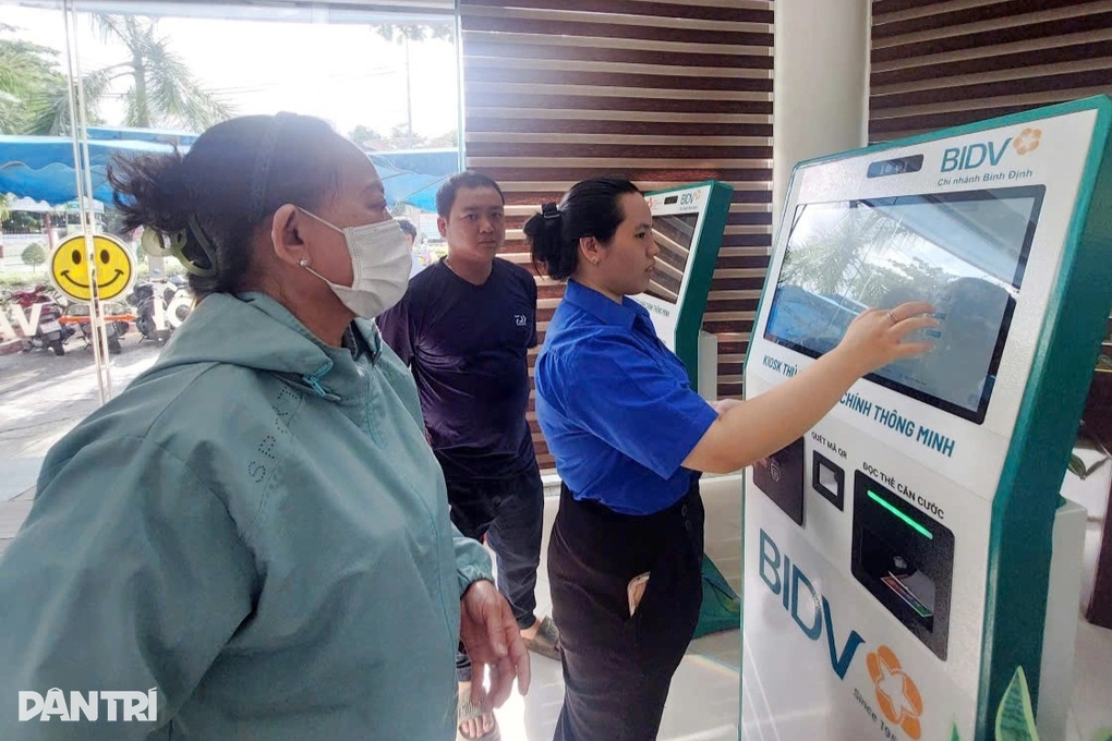 Không gián đoạn dịch vụ công trực tuyến khi chính quyền chỉ còn 2 cấp - 1 Không gián đoạn dịch vụ công trực tuyến khi chính quyền chỉ còn 2 cấp - 1