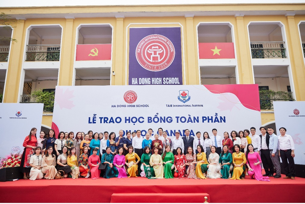 THPT Hà Đông trao học bổng toàn phần du học Canada cho học sinh hơn 1,5 tỷ đồng - 5 THPT Hà Đông trao học bổng toàn phần du học Canada cho học sinh hơn 1,5 tỷ đồng - 5