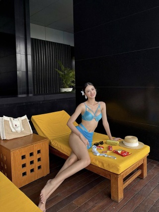 Hoa hậu Ý Nhi diện áo tắm, mang phong cách tinh tế đến Hoa hậu Thế giới - 1