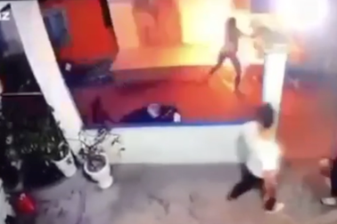 Người phụ nữ bị em họ tưới xăng thiêu sống