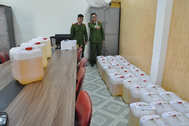 Phát hiện trong nhà trọ có 1.000 lít dung dịch dùng cho thuốc lá điện tử