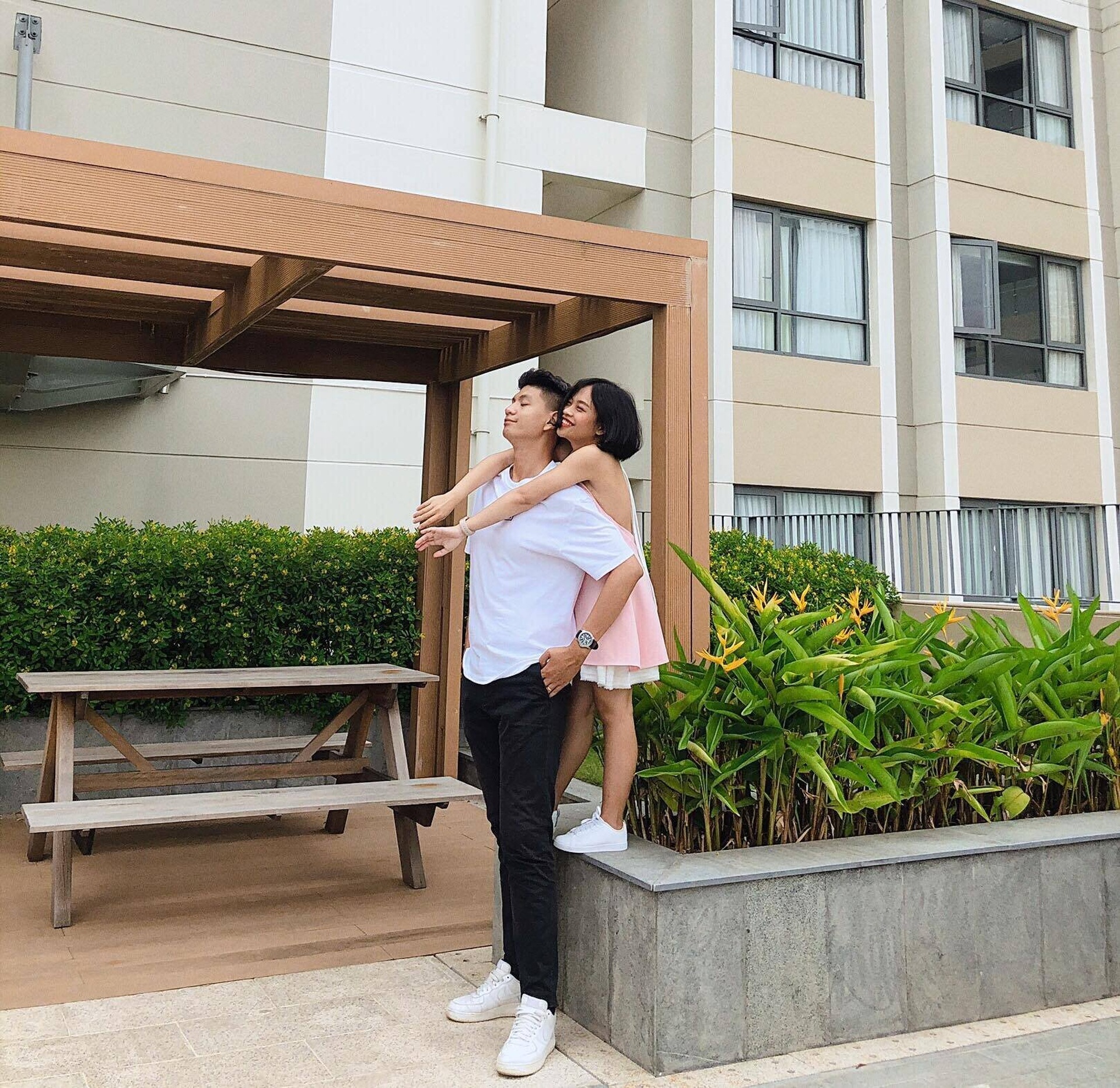 Cuộc sống dở khóc, dở cười của chàng khổng lồ và cô vợ tí hon ở TPHCM - 6 Cuộc sống dở khóc, dở cười của chàng khổng lồ và cô vợ tí hon ở TPHCM - 6