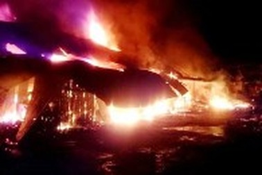  Cận cảnh vụ cháy gây thiệt hại 50 tỉ đồng tại chợ Ba Đồn 