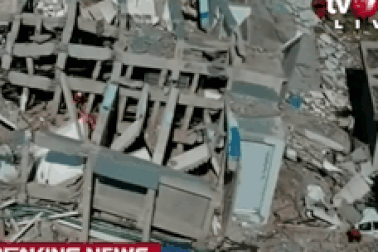 Khách sạn hạng sang bị sập hoàn toàn do thảm họa động đất/sóng thần