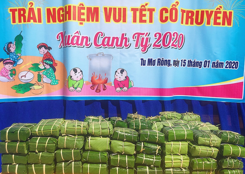 Thầy trò trường vùng cao tự tay gói bánh chưng đón Tết - 5 Thầy trò trường vùng cao tự tay gói bánh chưng đón Tết - 5
