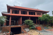 Cưỡng chế công trình trái phép của đại gia ô tô