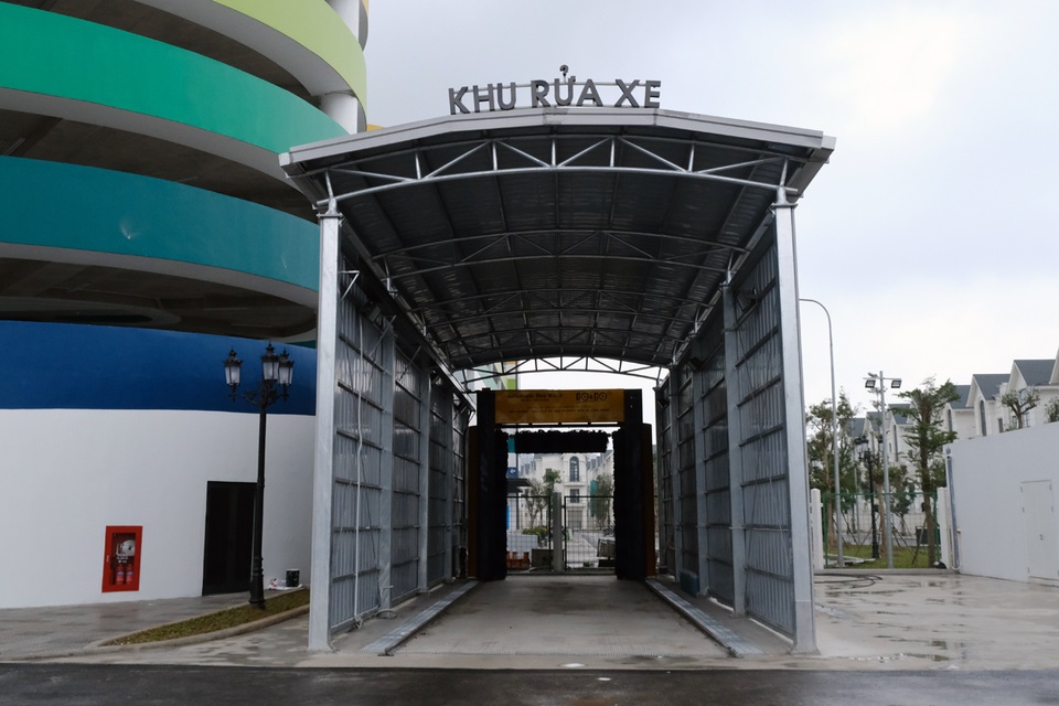 Cận cảnh xe buýt điện thông minh đầu tiên lăn bánh chính thức tại Việt Nam - 6