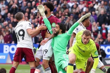 Arsenal mất chức vô địch nếu… Premier League không có VAR?