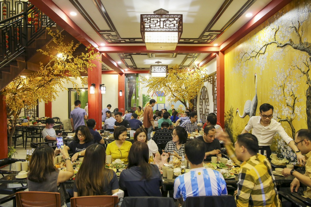 Lẩu Đức Trọc mở cửa phục vụ thực khách Hà Nội xuyên Tết - 4 Lẩu Đức Trọc mở cửa phục vụ thực khách Hà Nội xuyên Tết - 4