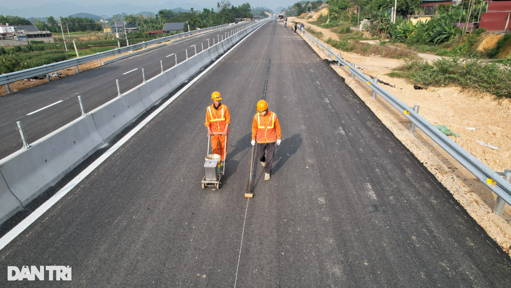 Triển khai cao điểm 500 ngày đêm thi đua hoàn thành 3.000km đường cao tốc - 1