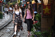 Mở hơn nữa cánh cửa thị thực