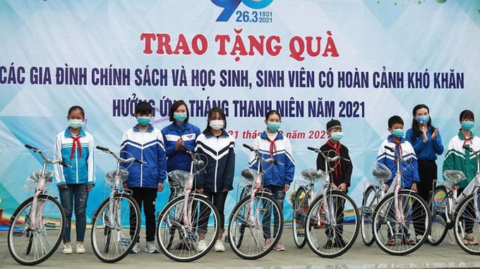 Trao tặng nhiều công trình vì cộng đồng nhân Tháng Thanh niên - Ảnh 2. Trao tặng nhiều công trình vì cộng đồng nhân Tháng Thanh niên - Ảnh 2.