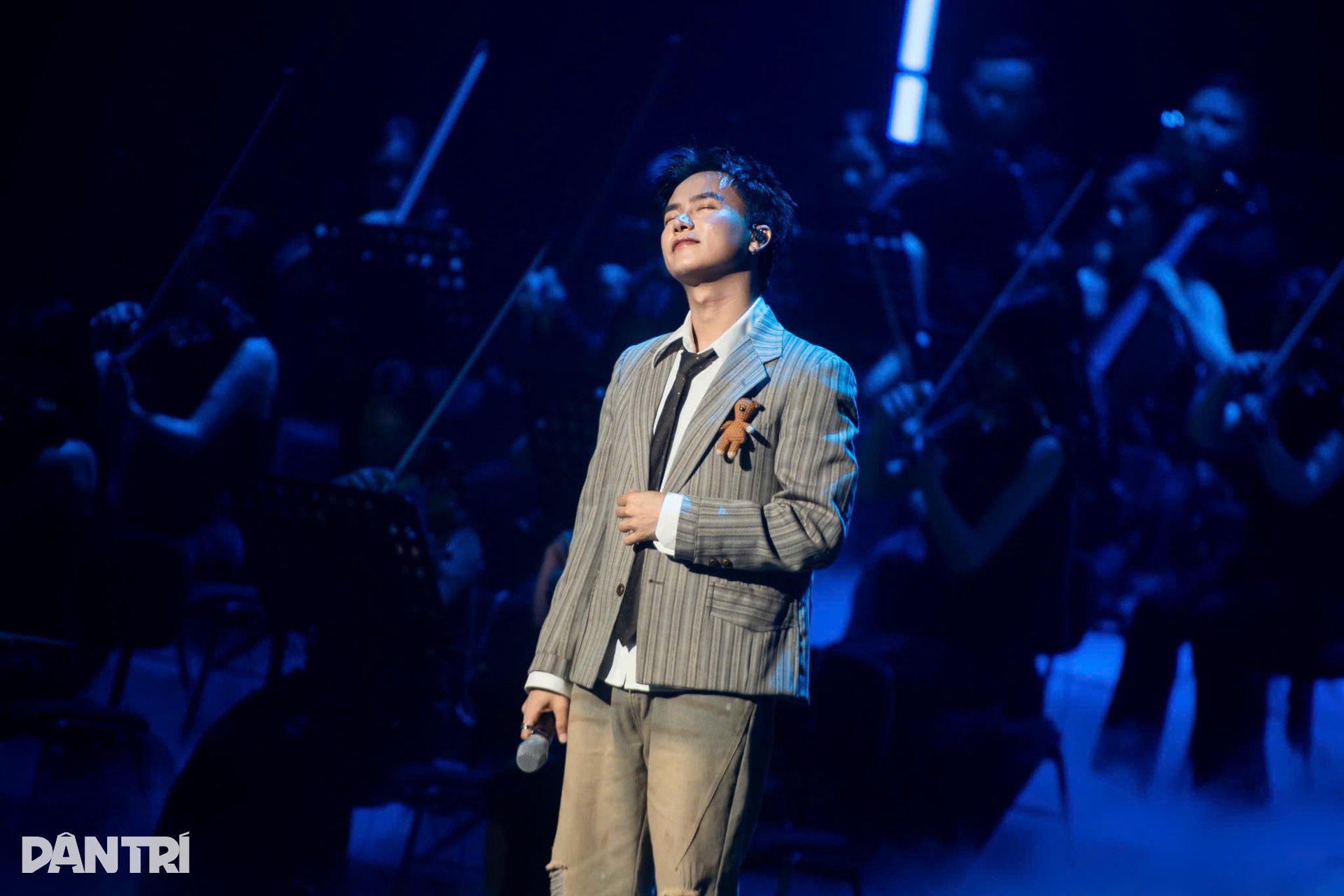 Những khoảnh khắc ấn tượng, bùng nổ trong concert Rực rỡ ngày mới - 8 Những khoảnh khắc ấn tượng, bùng nổ trong concert Rực rỡ ngày mới - 8