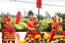 Lễ hội cầu bông ở làng rau hơn 500 tuổi