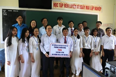 Bộ trưởng Bộ GD&ĐT: Giáo viên phải được nghỉ hè