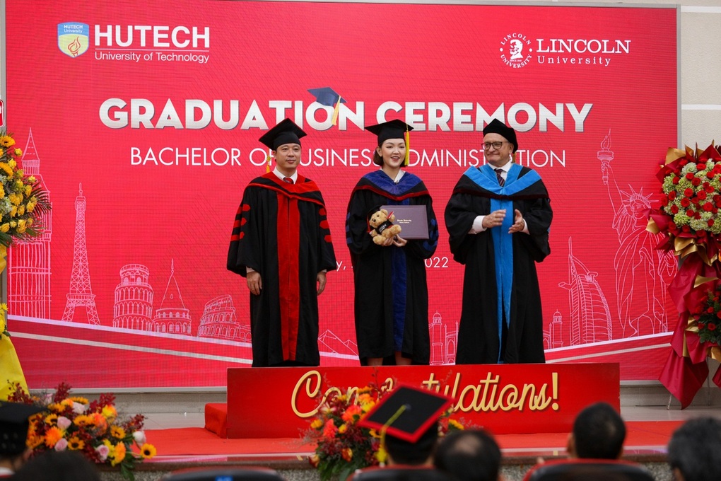 Du học tại chỗ, bằng cấp quốc tế: Rút ngắn hành trình trở thành công dân toàn cầu - 4 Du học tại chỗ, bằng cấp quốc tế: Rút ngắn hành trình trở thành công dân toàn cầu - 4