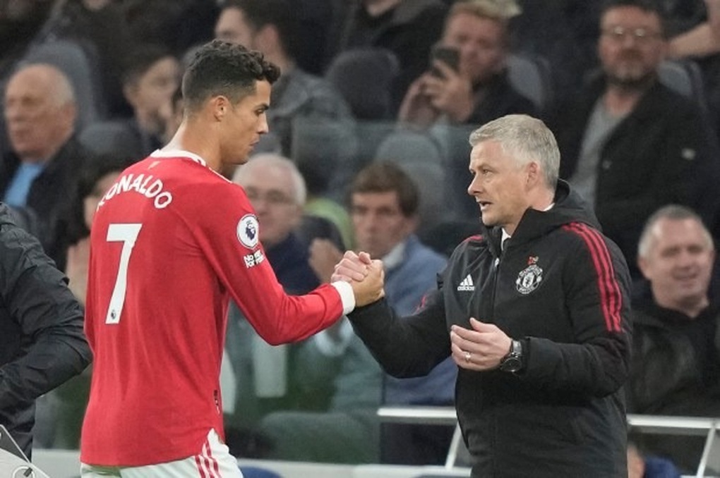 HLV Solskjaer thừa nhận Man Utd sai lầm lớn khi tái hợp Ronaldo - 2 HLV Solskjaer thừa nhận Man Utd sai lầm lớn khi tái hợp Ronaldo - 2