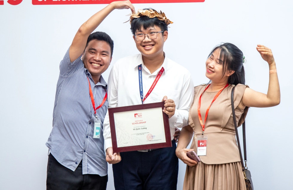 En mannlig student som en gang følte seg som «unormal» og hans reise for å omskrive sin skjebne - 3