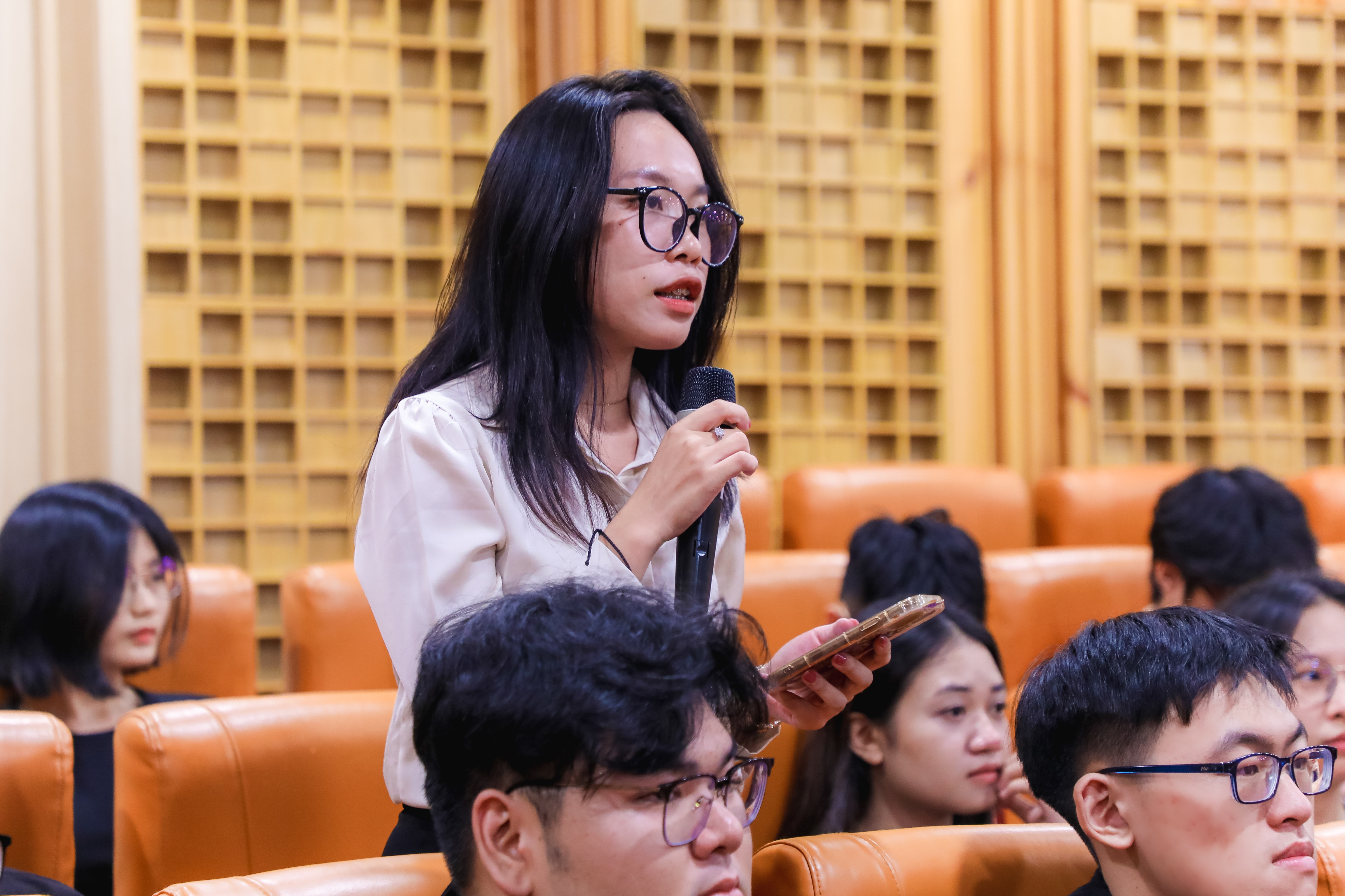 Experter från Silicon Valley uppmanar unga vietnameser att inte försöka resa runt i världen - 1 Chuyên gia từ Thung lũng Silicon nhắn bạn trẻ Việt đừng cố đi khắp thế giới - 1