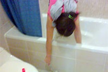 Cư dân The Manor đòi đổi nhà vì toilet dội ngược