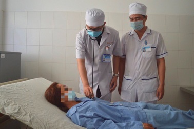 Hạt hồng xiêm nằm trong phế quản người phụ nữ suốt 27 năm