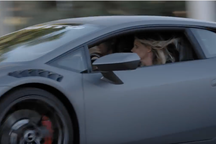 Siêu xe, người đẹp, và... drift