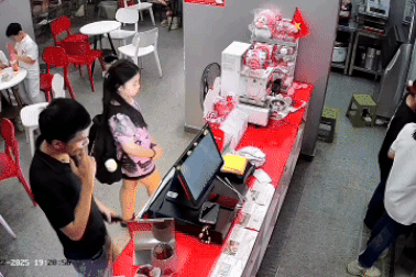 Tiết kiệm mua điện thoại trả góp, nữ sinh bị trộm khi đang đi làm thêm