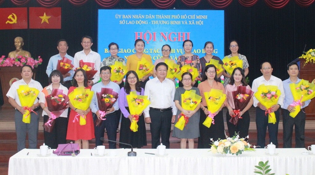 Bàn giao các đơn vị ngành LĐ-TBXH TPHCM về Sở Nội vụ - 1 Bàn giao các đơn vị ngành LĐ-TBXH TPHCM về Sở Nội vụ - 1