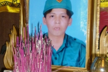 Trao bằng Tổ quốc ghi công cho gia đình "liệt sĩ hộ đê"