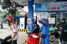 TPHCM: Máy móc, đồ điện tử nhập khẩu “tỷ đô”, xăng chỉ nhập “0 đồng”