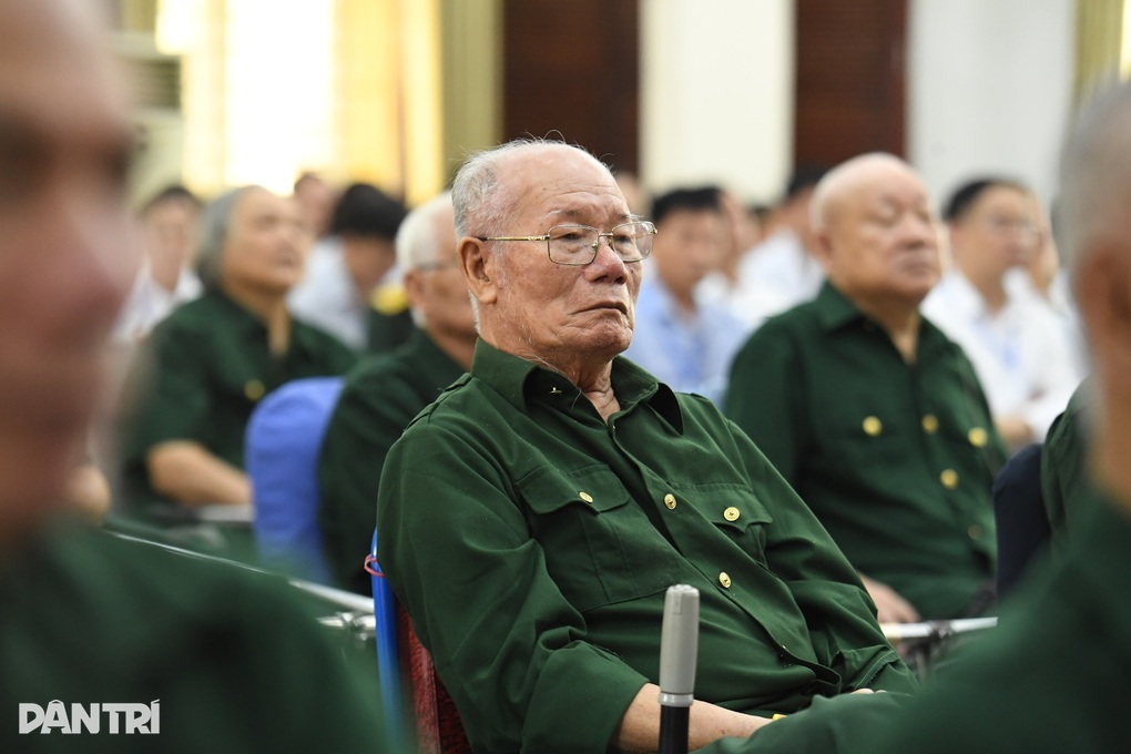 Tri ân 250 đại biểu đại diện người có công, nhân chứng lịch sử trên cả nước - 1 Tri ân 250 đại biểu đại diện người có công, nhân chứng lịch sử trên cả nước - 1