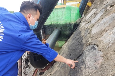 Xử nghiêm tàu thuyền xả nhớt thải đe dọa nguồn nước sạch của 12.000 hộ dân