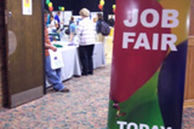 Chuẩn bị gì khi tham gia hội chợ việc làm?