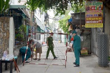 Bộ trưởng Y tế đề nghị xem xét giãn cách xã hội đối với TPHCM