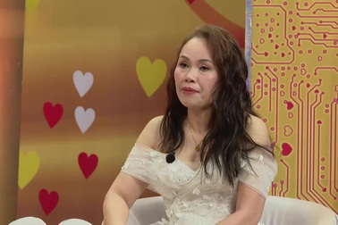 Lấy chồng Tây nhưng nói không sõi, vợ Việt đổ lỗi cho phần mềm dịch thuật