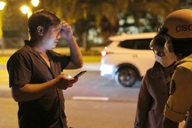 Vợ tài xế ăn nhậu: "CSGT phạt 7 triệu là hơn tháng lương của tôi rồi"