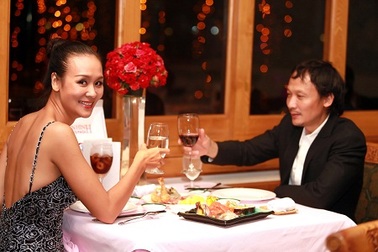 Hoa hậu Bảo Ngọc và chồng đi “ăn mảnh” ngày 20/10