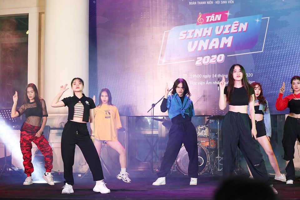 Dàn “cực phẩm” Nhạc viện hội tụ trong chương trình chào khóa mới - 2 Dàn “cực phẩm” Nhạc viện hội tụ trong chương trình chào khóa mới - 2