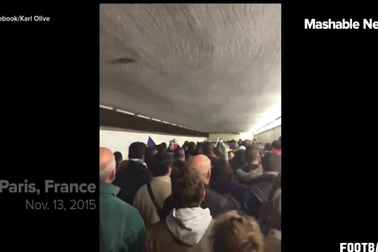 CĐV Pháp hát quốc gia khi rời sân Stade de France