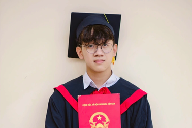 Thủ khoa kép ở Quảng Nam: Không đi học thêm, chỉ học trên mạng