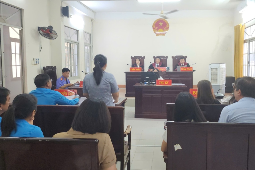 Bị chóng mặt khi đang làm việc, người đàn ông được bồi thường gần 1,8 tỷ
