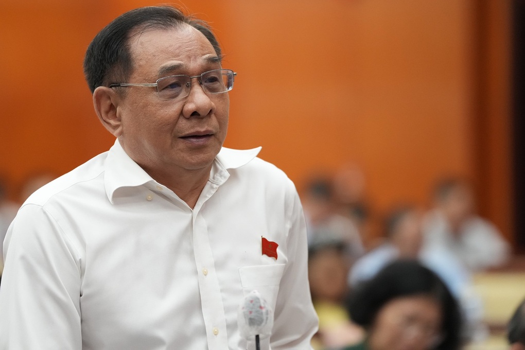 Đại biểu HĐND TPHCM: Lấy phiếu tín nhiệm là cơ hội để cán bộ phấn đấu - 1 Đại biểu HĐND TPHCM: Lấy phiếu tín nhiệm là cơ hội để cán bộ phấn đấu - 1
