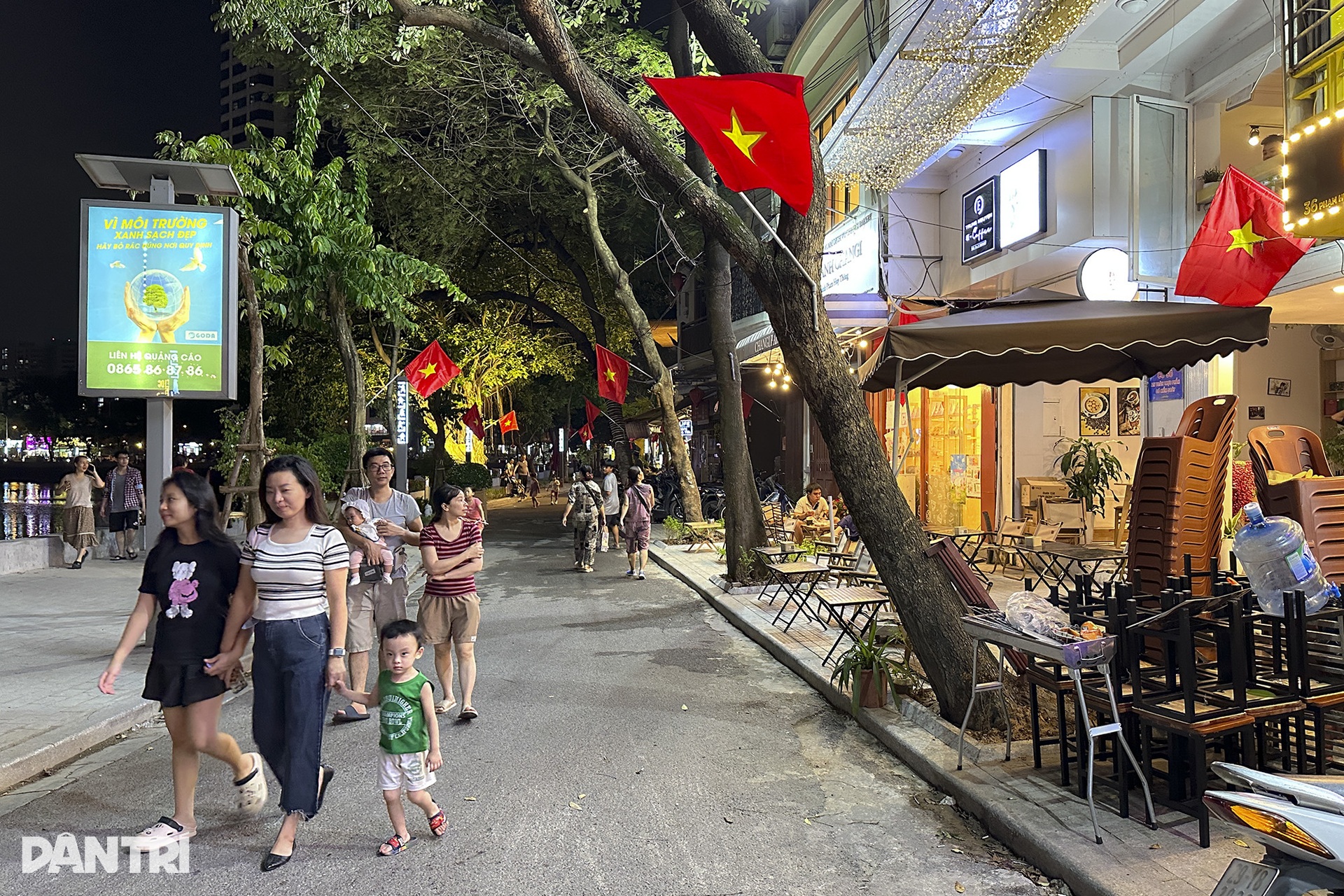Phố đi bộ hồ Ngọc Khánh chưa đủ hấp dẫn, vắng khách cuối tuần - 15 Phố đi bộ hồ Ngọc Khánh chưa đủ hấp dẫn, vắng khách cuối tuần - 15